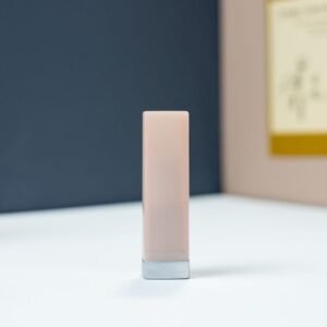 Simple and stylish lipstick tube 66002
